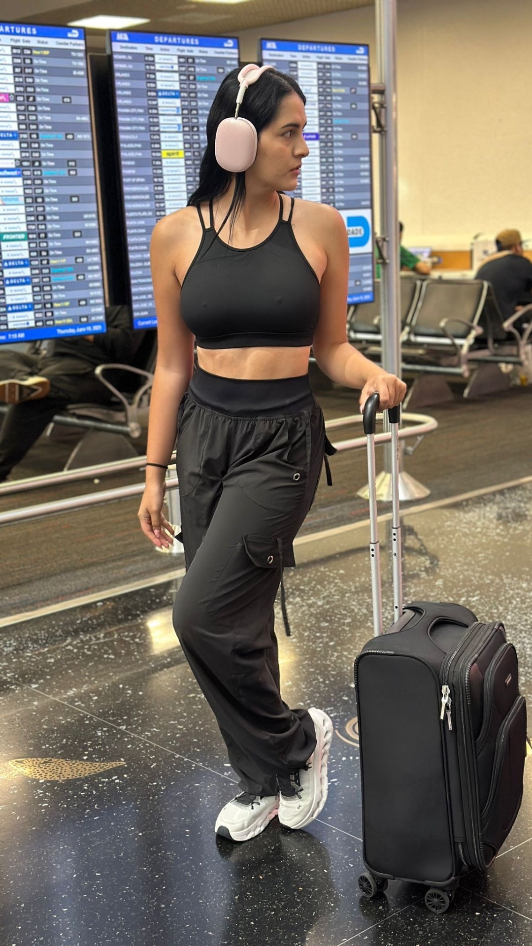 Black Airport Outfit
